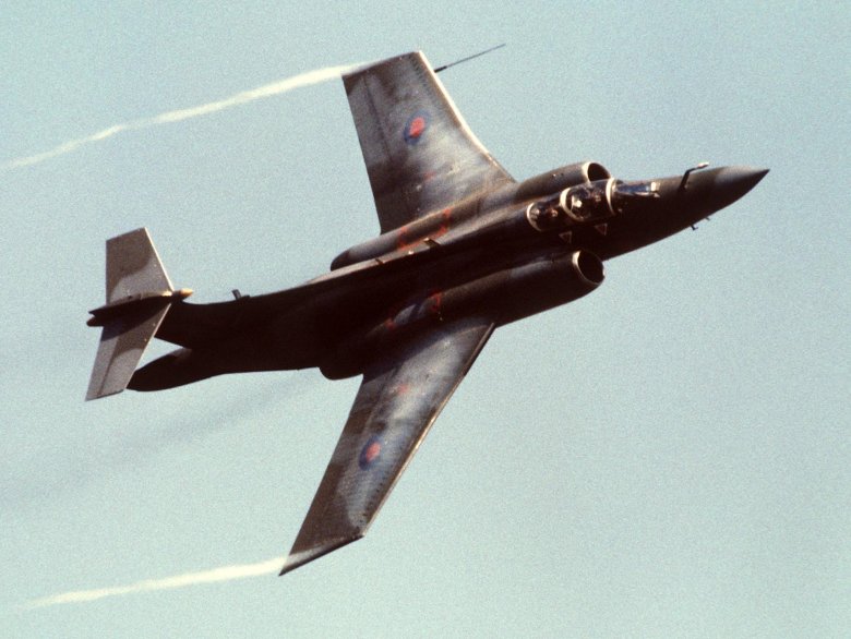 Blackburn b.103 buccaneer s2b