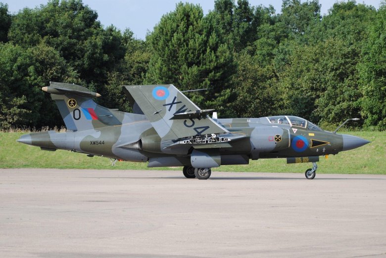 Blackburn b 103 buccaneer