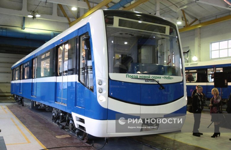 Вагон метро нева