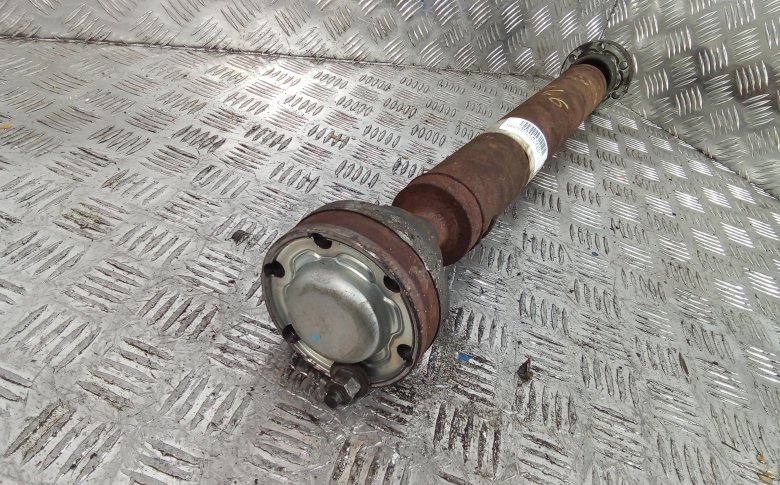 Карданный вал на чероки