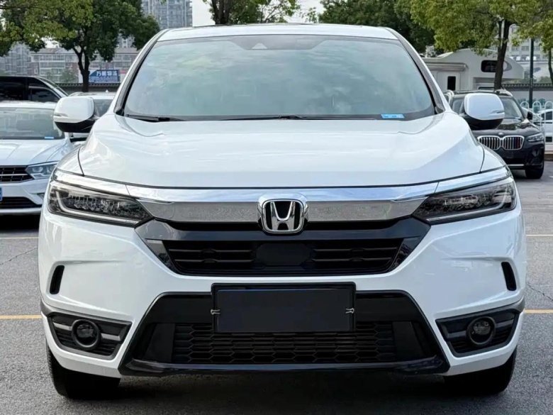 Белая хонда