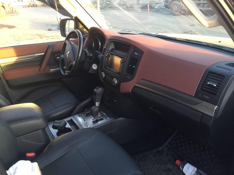 Mitsubishi pajero 4 салон