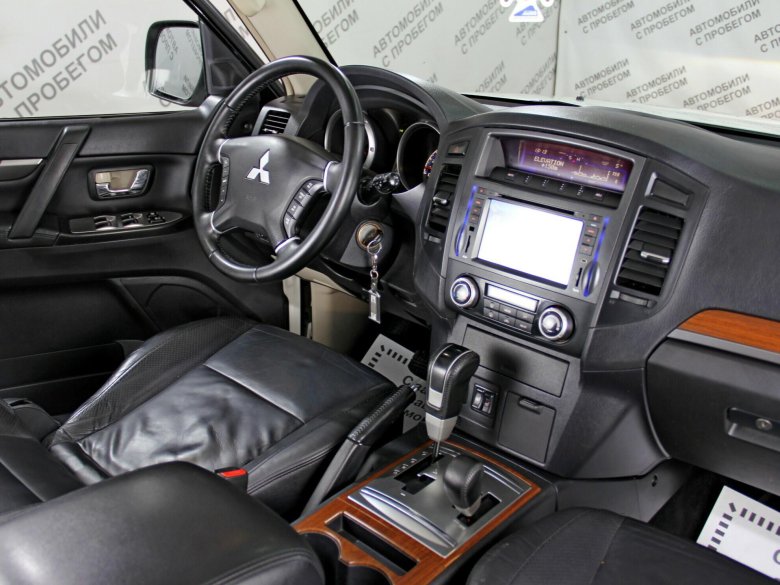 Mitsubishi pajero 2008