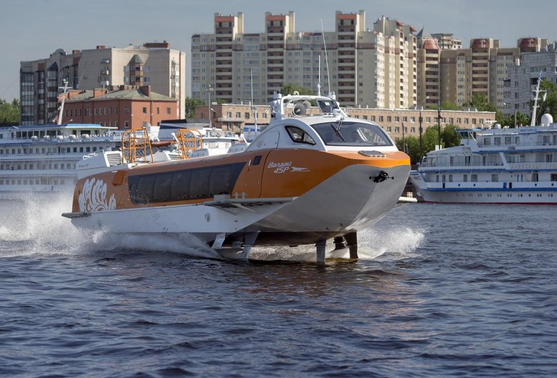 Подводных крыльях \ валдай 45р\