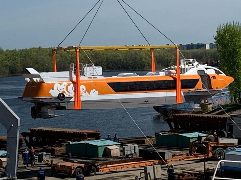 Подводных крыльях \ валдай 45р\