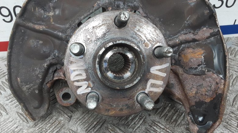 Ступица переднего лев