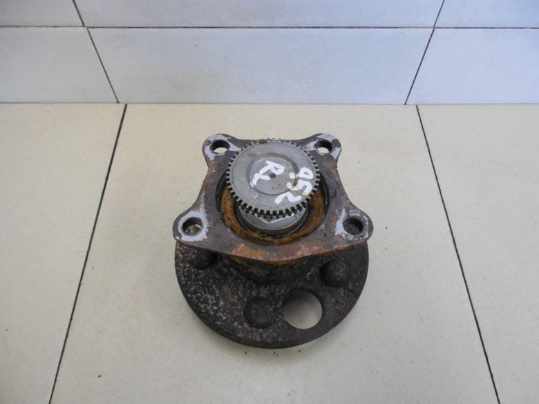 Задняя ступица