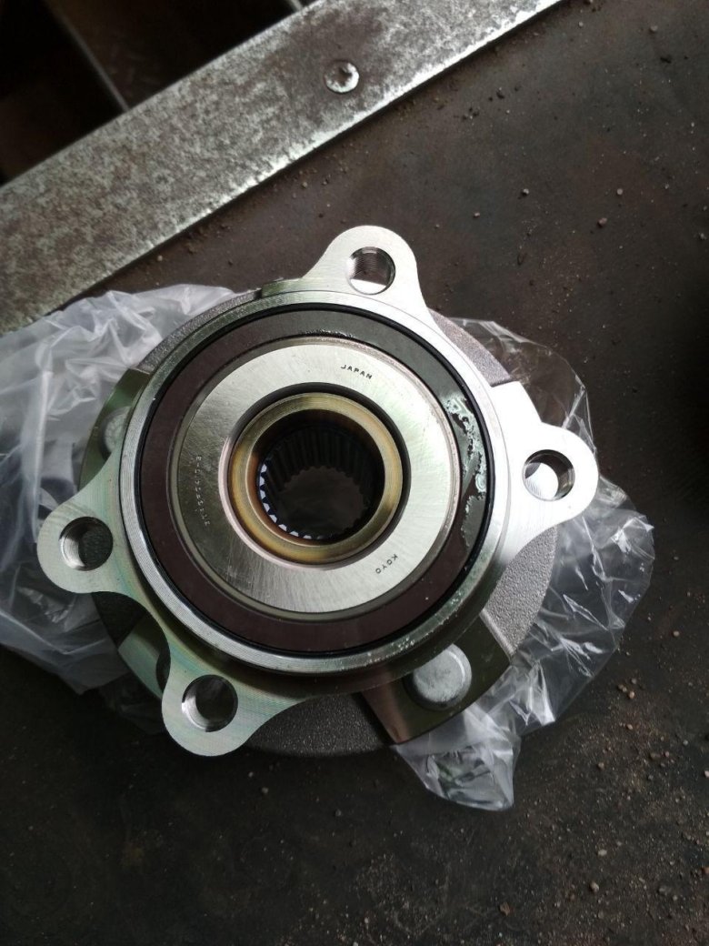 Ступичный подшипник тойота авенсис