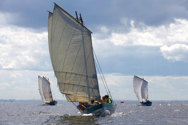 Ял 6 под парусом