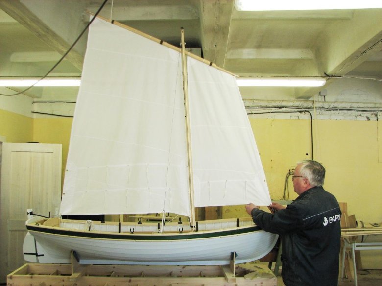 Модель шлюпки ял 6