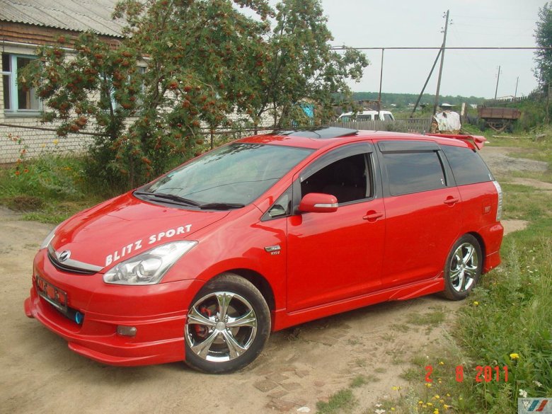 Тойота виш 2003