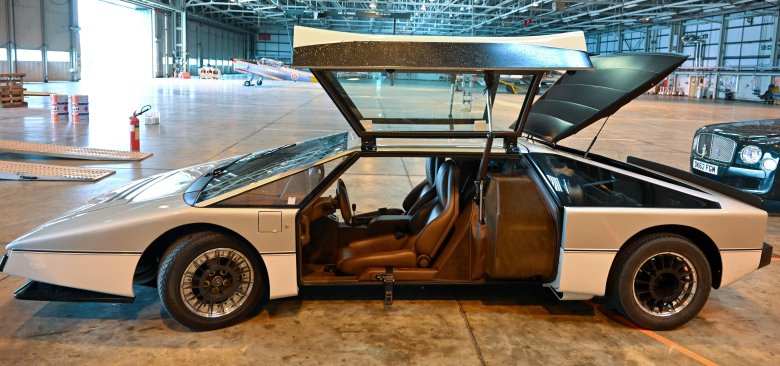 1980 aston martin bulldog