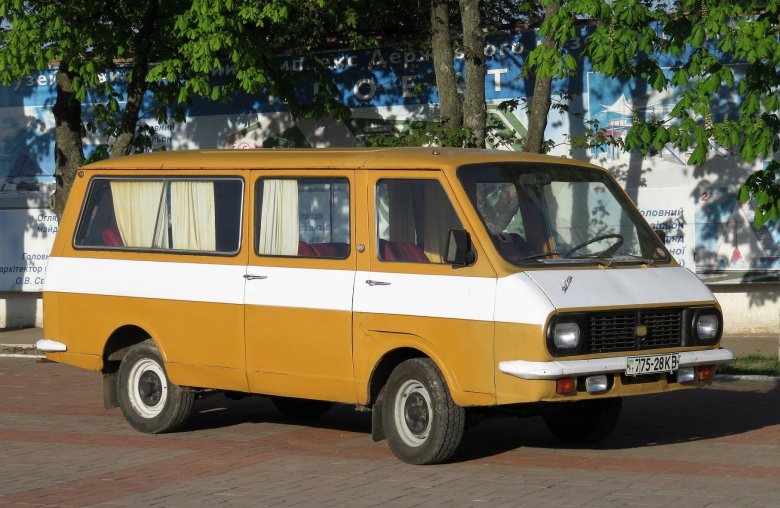 Автомобиль раф