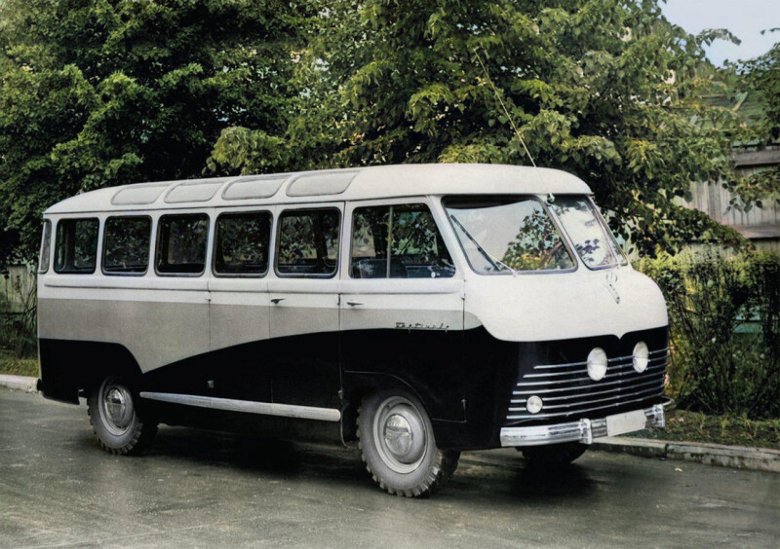 Раф-10 микроавтобус