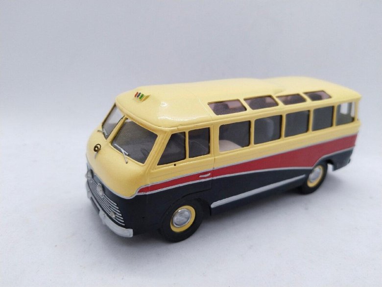 Раф-10 микроавтобус