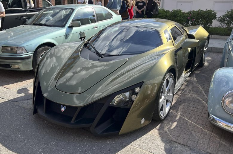 Lada marussia b2