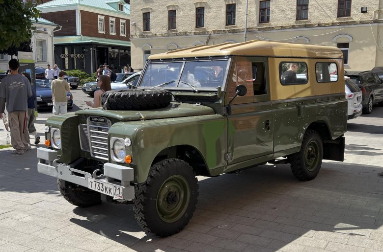 Land rover series iii