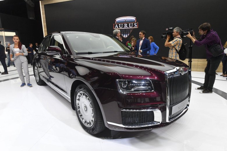 Седан aurus senat