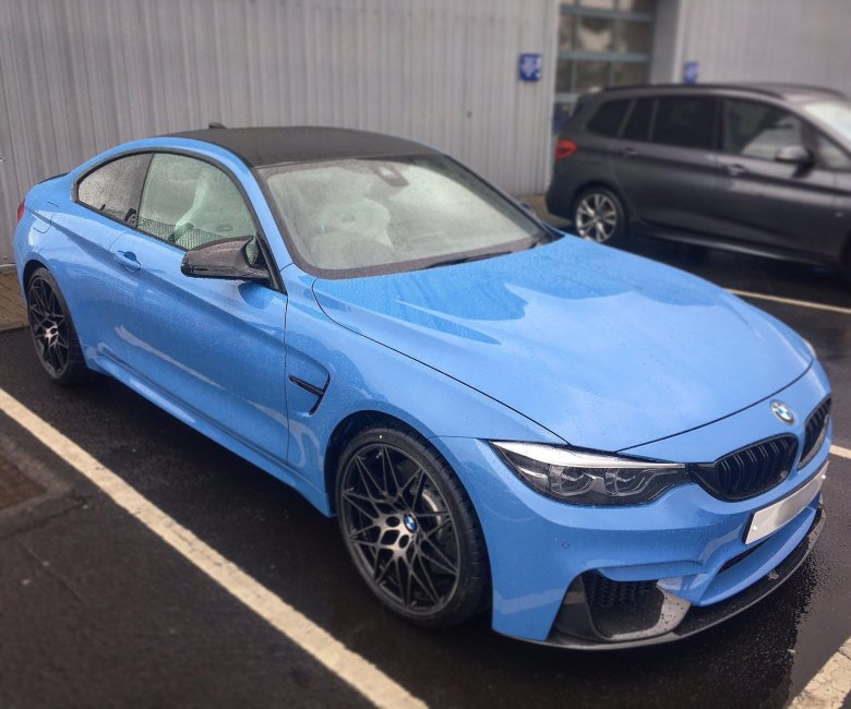 Bmw m 4 blue