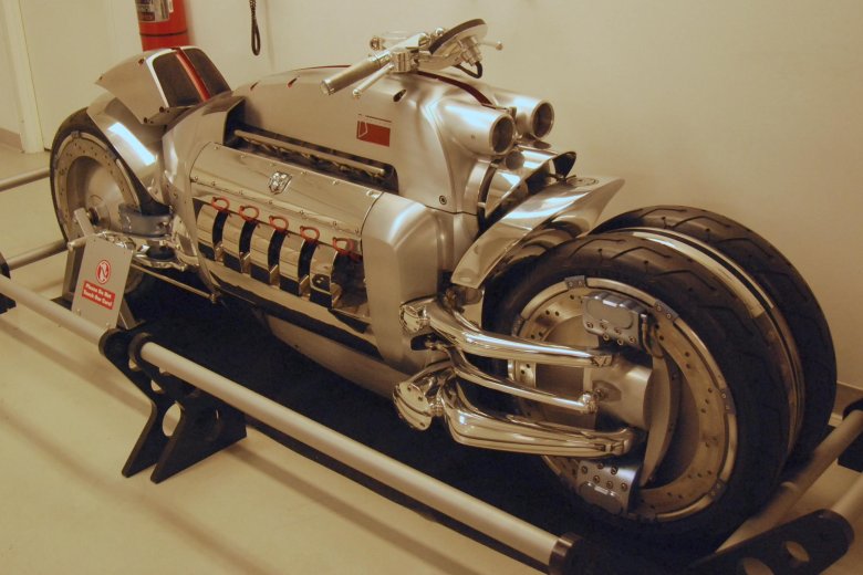 Superbike dodge tomahawk