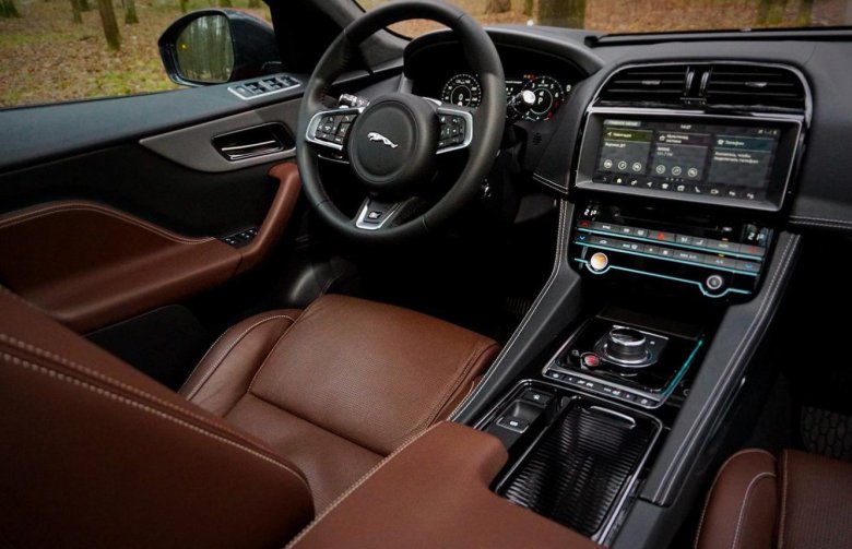 Jaguar f pace салон