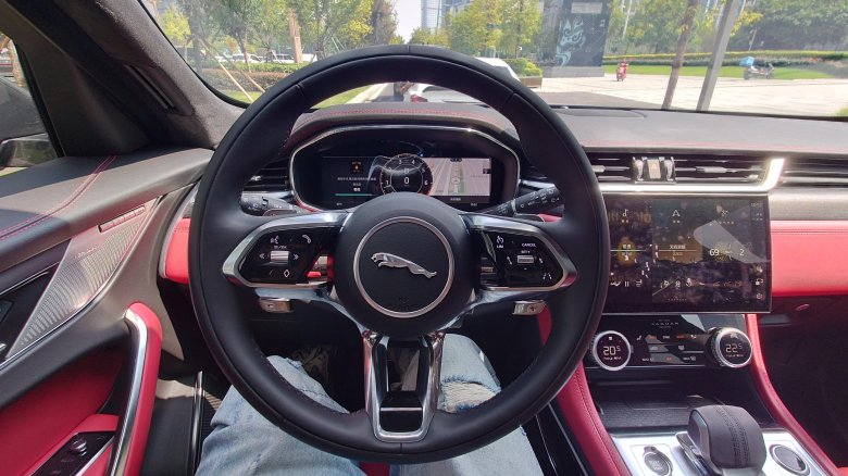 Jaguar f-pace 2021 interior