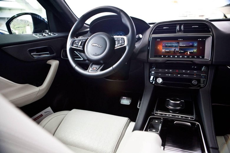 Ягуар f pace салон