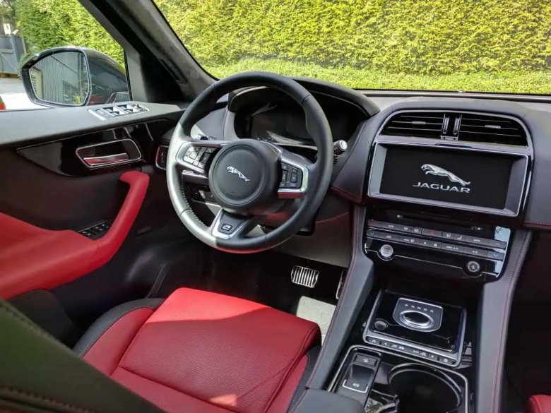 Jaguar f-pace 2017 салон