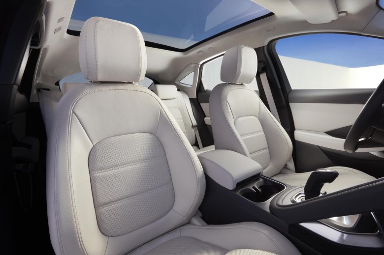 Jaguar e-pace салон