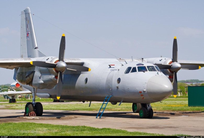 Ан 26 военно транспортный самолёт