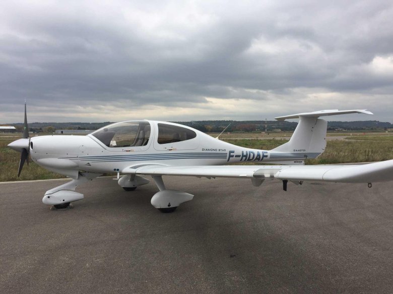 Самолет diamond da-40