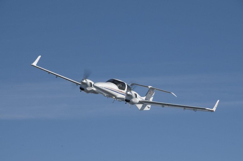 Da 42 самолет