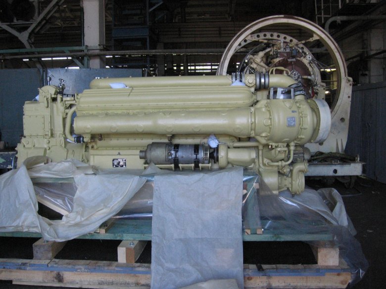 Судовой дизельный двигатель м504