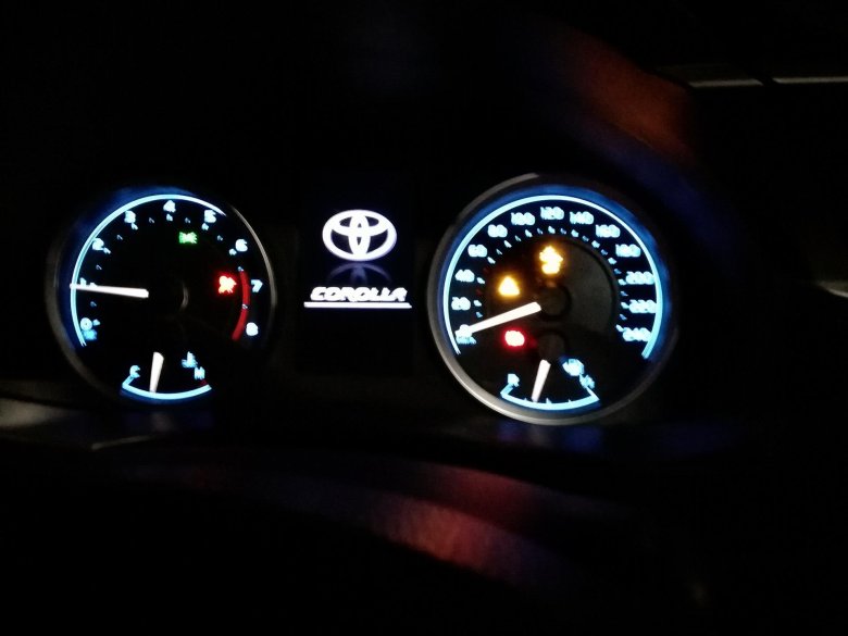 Приборная панель тойота королла