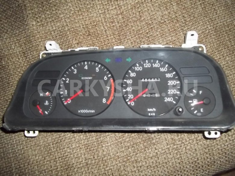 Toyota corolla ae100 приборная панель