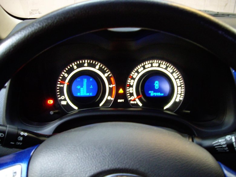 Toyota auris i рестайлинг