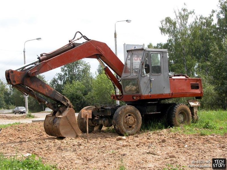 Экскаватор калининец 3323