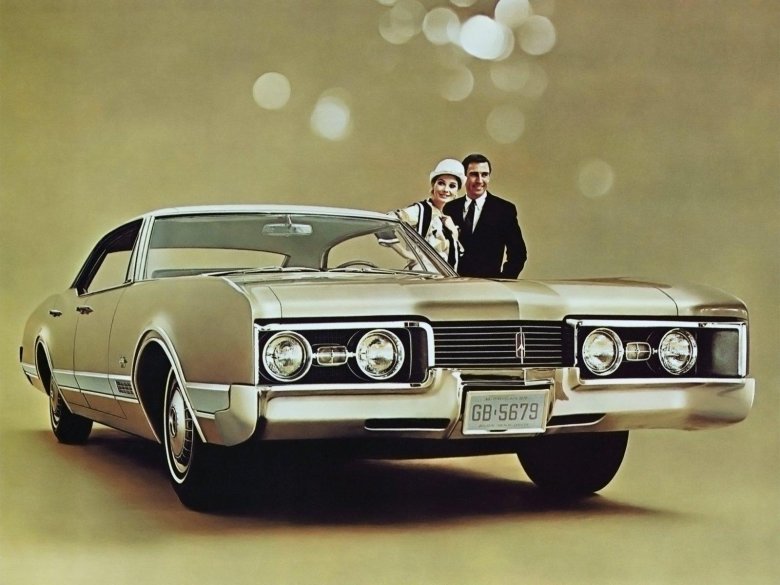 Oldsmobile sedan 1966