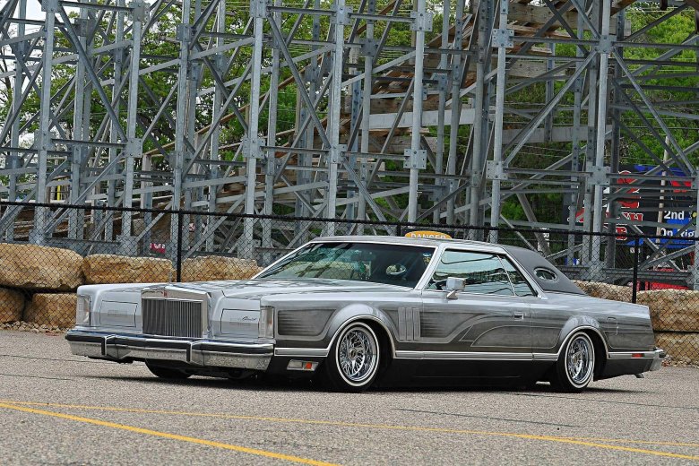 Lincoln continental lowrider