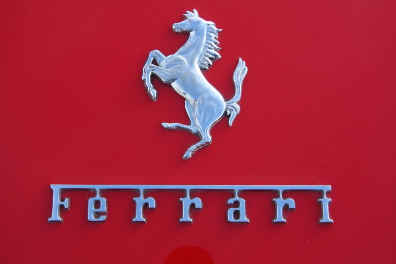Ferrari логотип