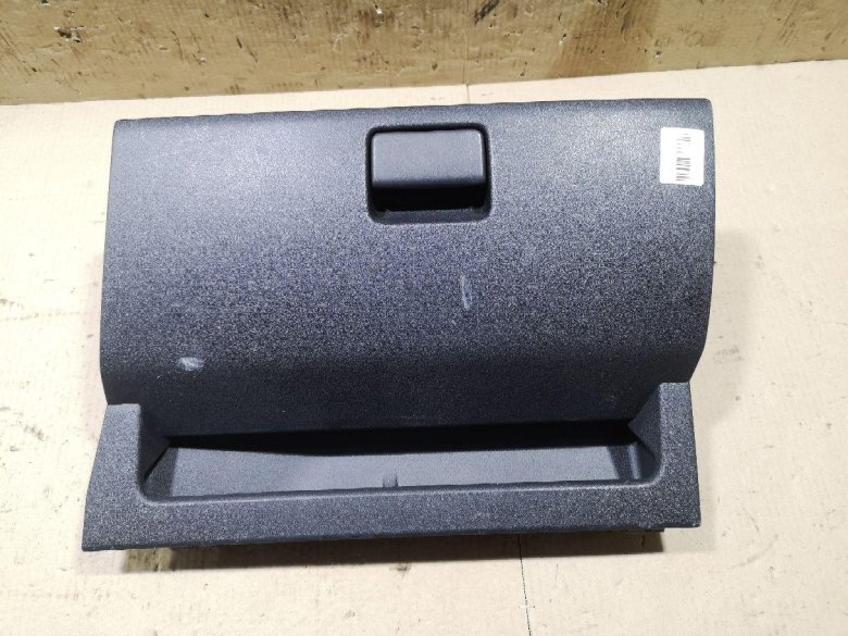 Крышка бардачка