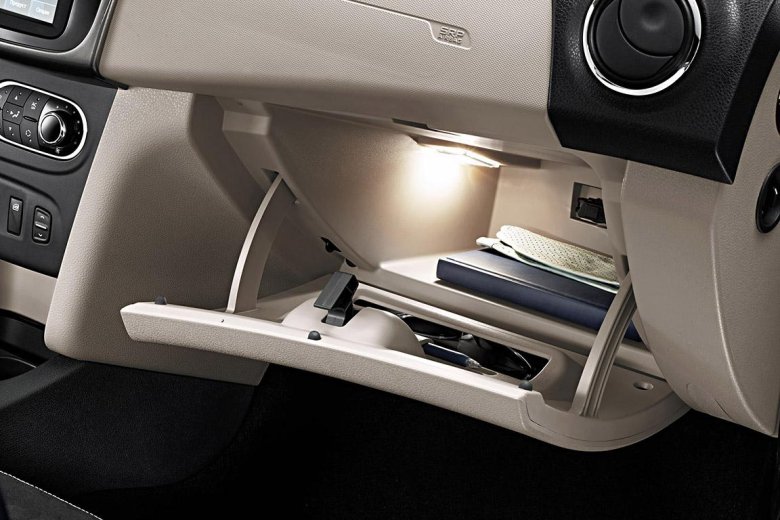 Бардачок машины