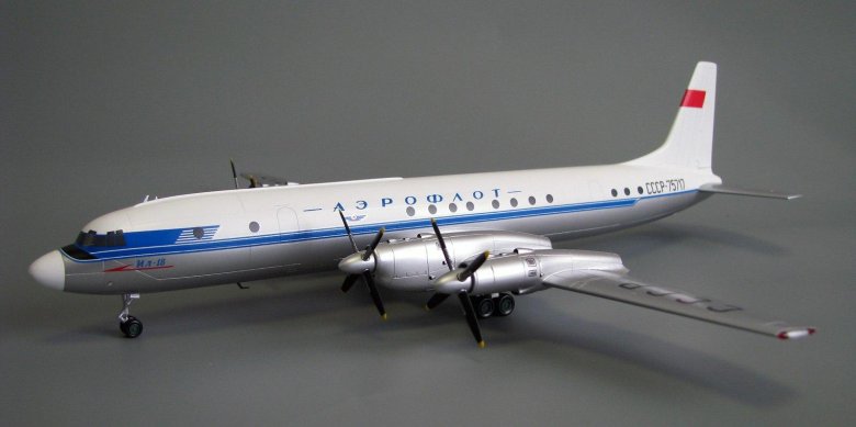 Ил-18 1/144