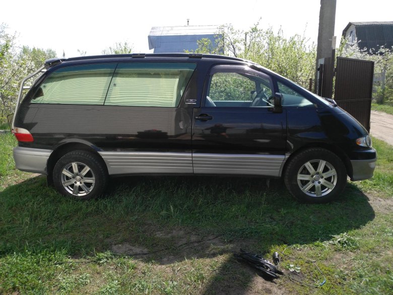 Toyota estima lucida