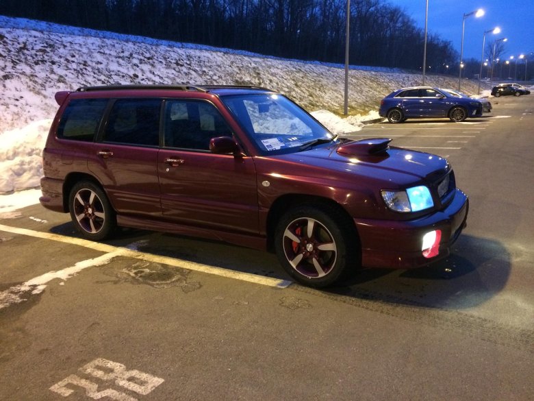 Субару форестер 2001 красный