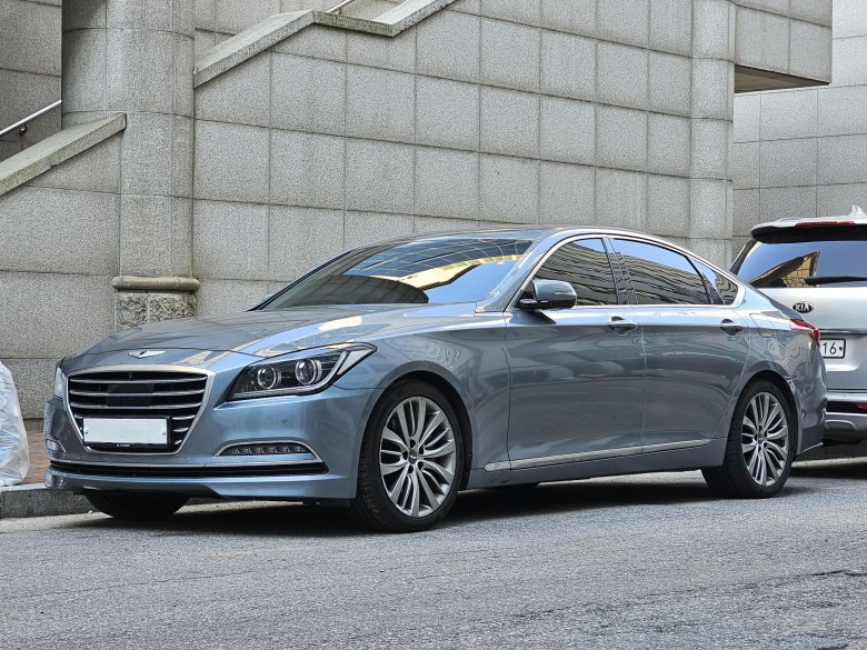 Hyundai genesis g80