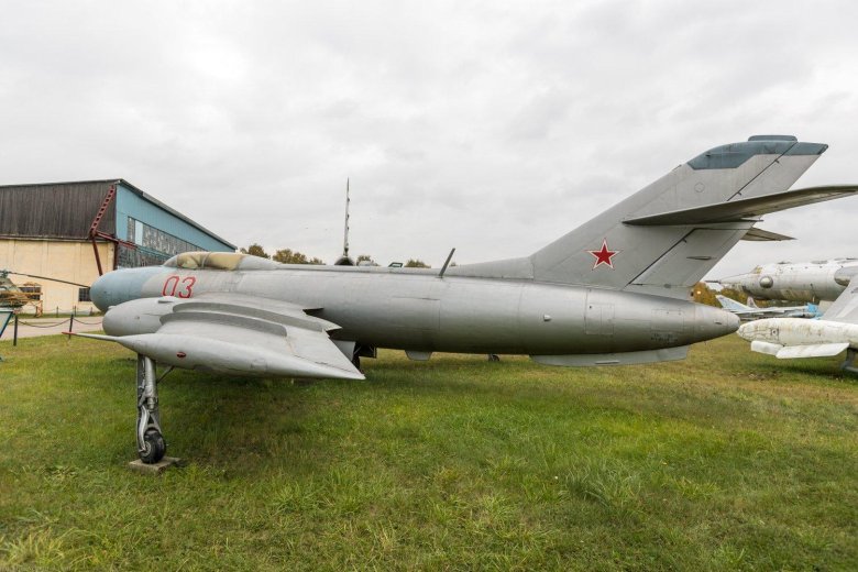 Самолет як 28