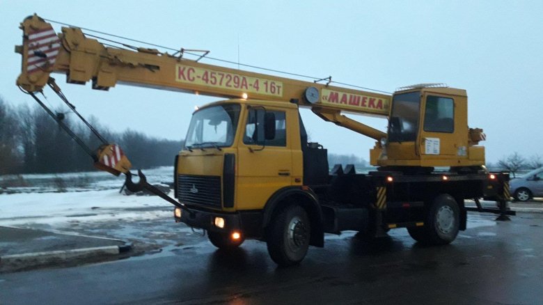 Автокран машека