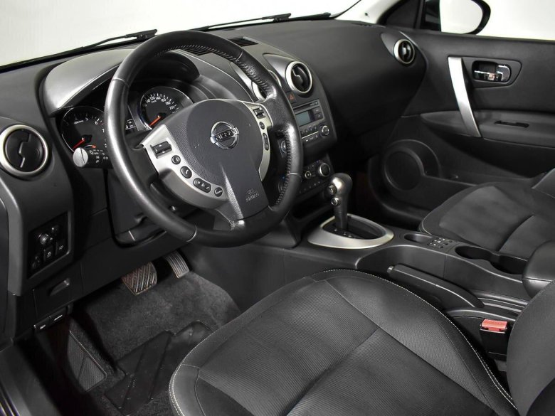 Nissan qashqai 2012 interior