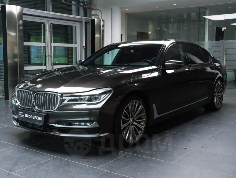 Бмв 7 серии 2015